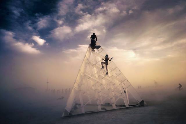 Outlandish Photos From Burning Man Festival Captured By Victor Habchy
