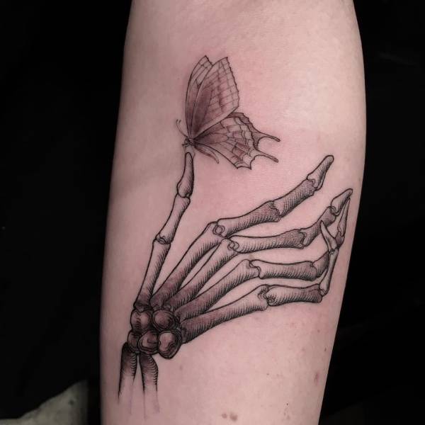 You Can Get A Tattoo For Free If You Are Ready To Put Your Arm In A Hole