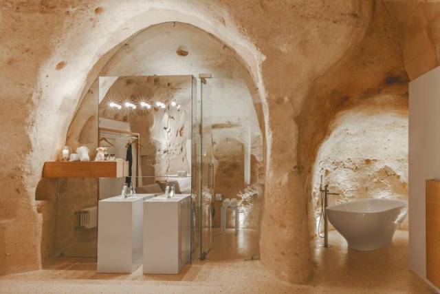 There Is A Jaw-Dropping Hotel Inside This Cave In Italy