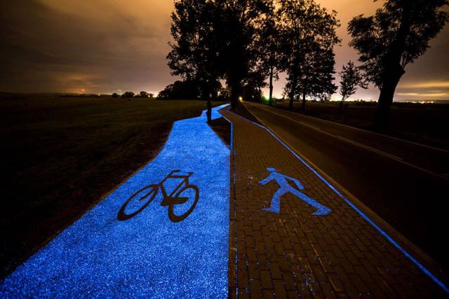 Bright Blue Bike Lane Powered By Sun Was Opened In Poland