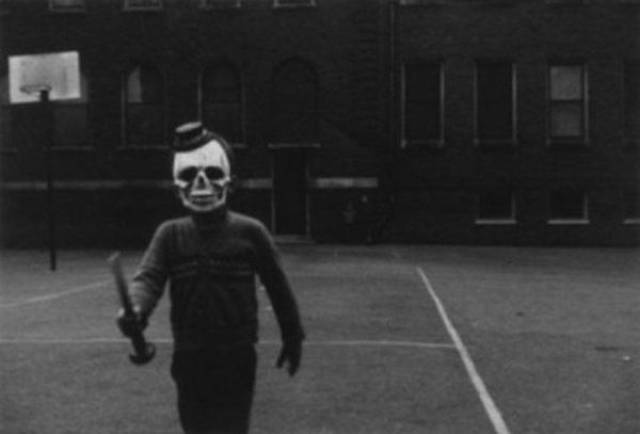 Creepy Halloween Costumes From The Past That Will Haunt Your Dreams