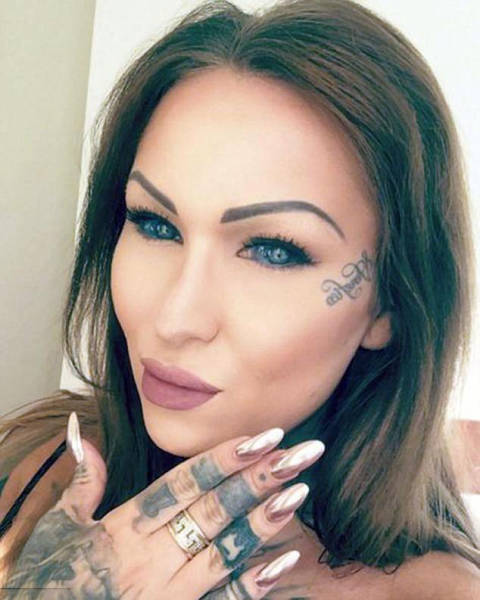 Woman Risked Going Blind By Having Her Eyeballs Tattooed