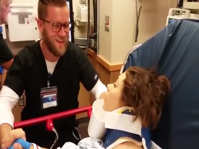 Woman Under Anesthesia Flirts With Her Nurse And Then Proposes