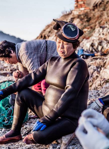 The Last Of South Korea’s Fearless “Sea Women”