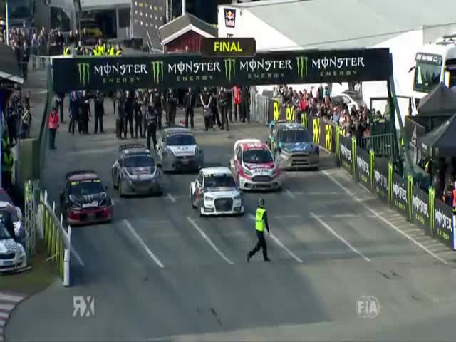 Check Out This Spectacular Overtake During A Rallycross Race