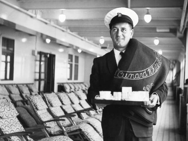 Historical Photos That Offer A Glimpse At All The Glamor That A Cruise Ship Traveling Was Back Then