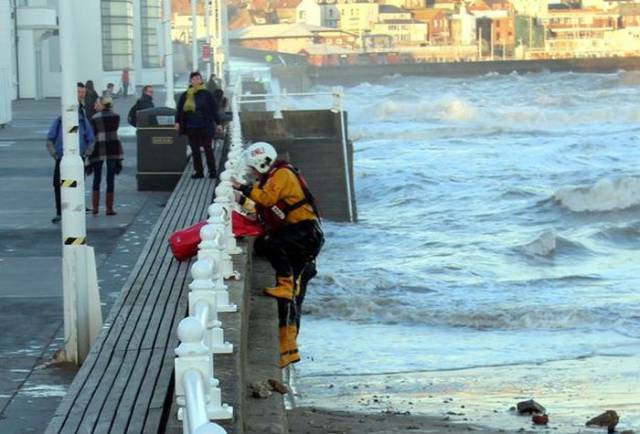 This Is Why It Is Dangerous To Walk On A Slipway