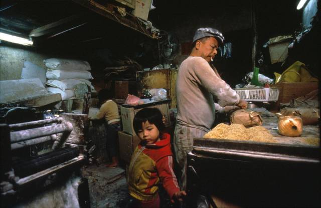 The Life Inside The Unruly Kowloon Walled City In Hong Kong