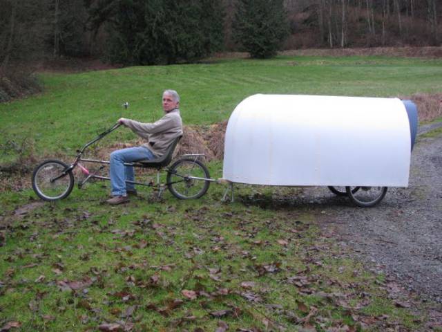 Man Built The Tiniest Of The Tiny Houses To Travel With Comfort