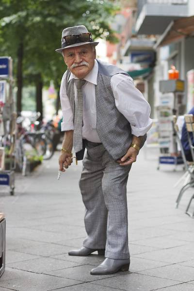 86-Year-Old Tailor Goes To Work Dressed Differently Everyday
