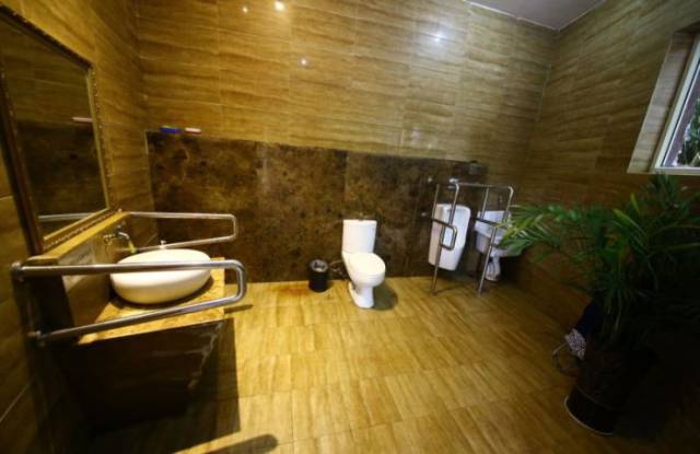 Here Is What China’s Five Star Toilet Looks Like