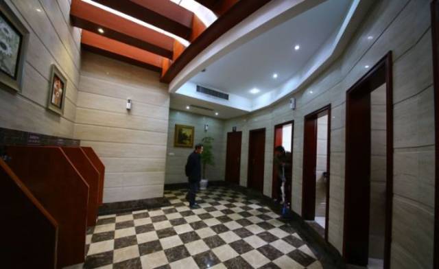 Here Is What China’s Five Star Toilet Looks Like