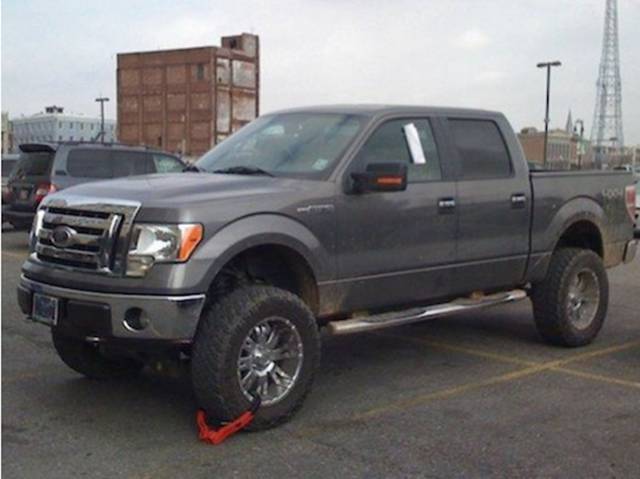 Jerks Who Don’t Know How To Park Taste A Bit Of Sweet Revenge