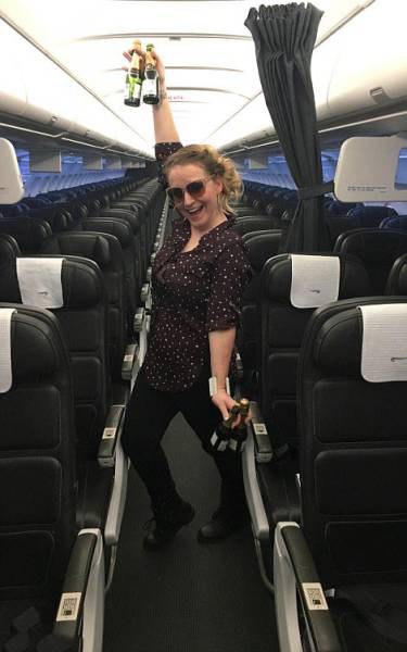 These Girls Prove That Coming Late Can Sometimes Make You First…Class Passengers!