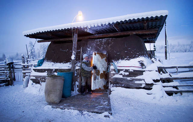 Photos Form The Coldest Village On Earth Where Temperature Can Reach −71.2 °C (−96 °F) But People Still Live There